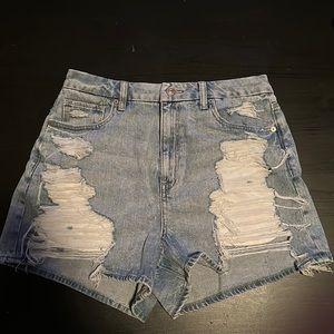 American eagle distressed curvy jean shorts